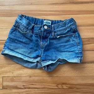 Girls Old Navy elastic waistband and frayed edge jean shorts size 8
